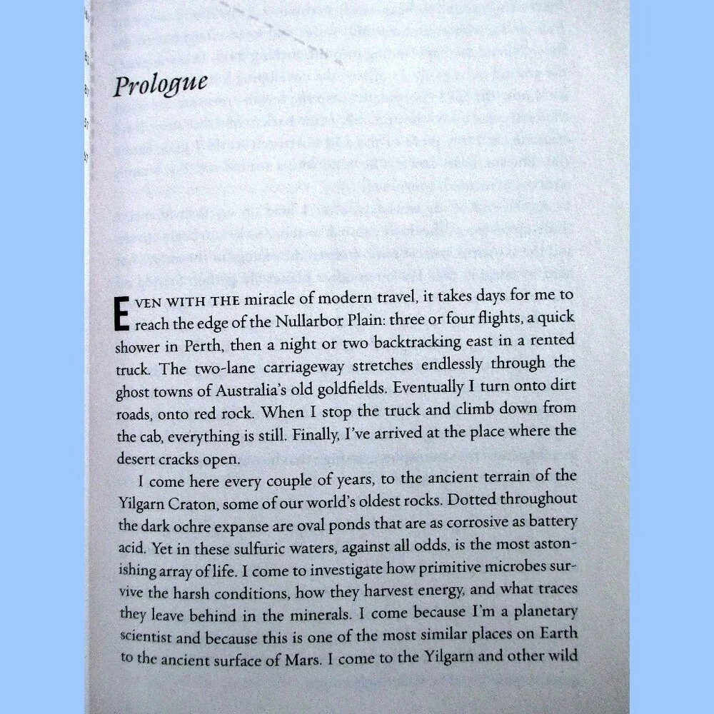 Book - The Sirens of Mars: Searching for Life on Another World, by Sarah Johnson - Picture 6 of 15